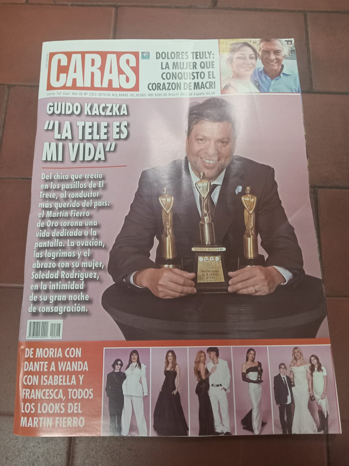 CARAS          