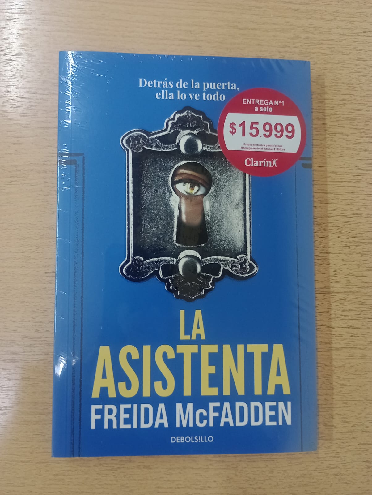 LA ASISTENTA